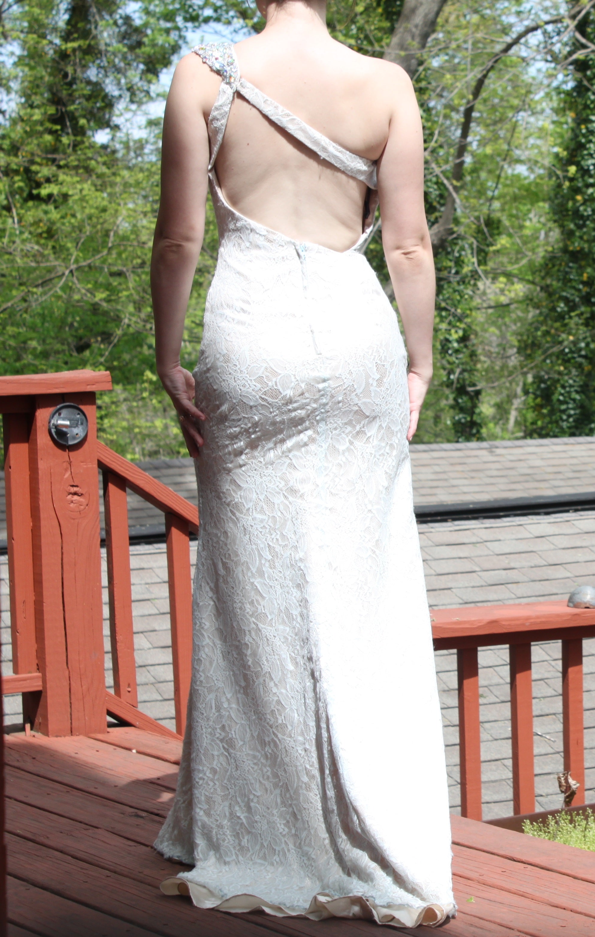 04 White Lace with Gemstones on Bodice