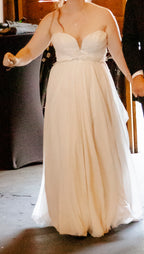15 Flowy White Wedding Dress w/ Removable Sleeves