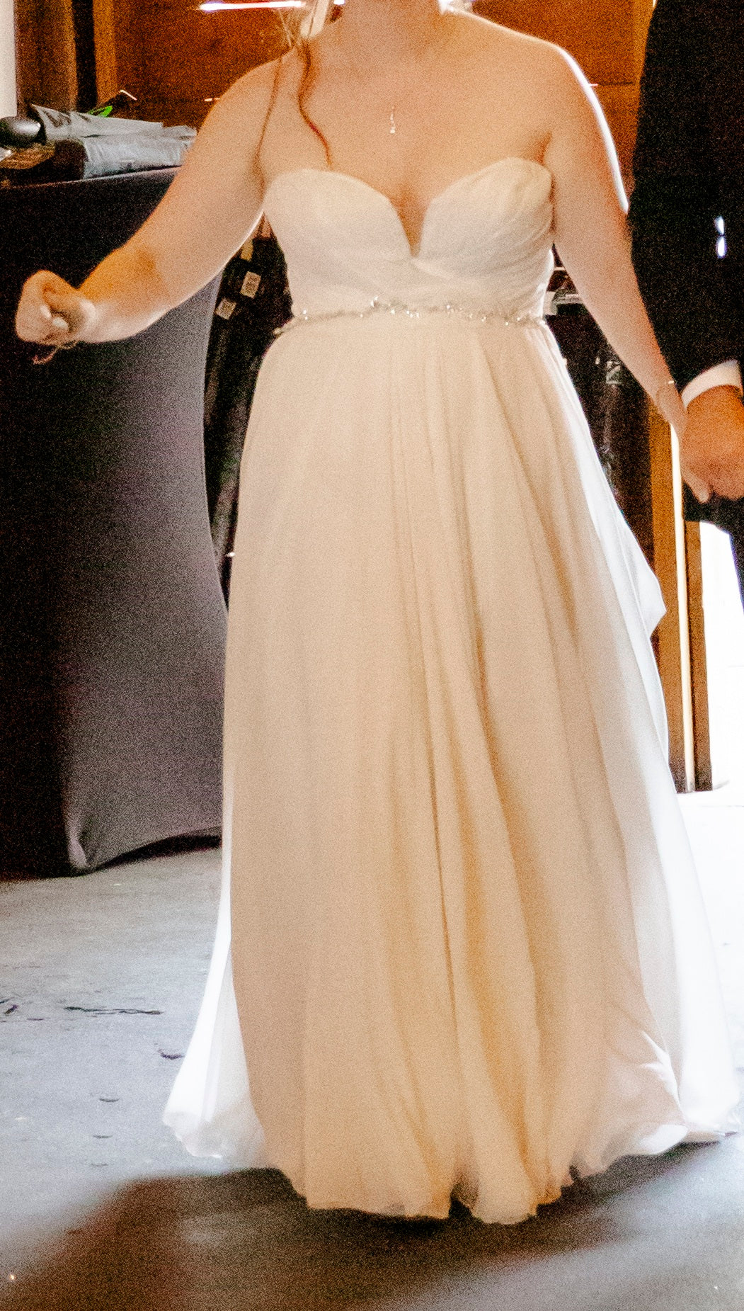15 Flowy White Wedding Dress w/ Removable Sleeves