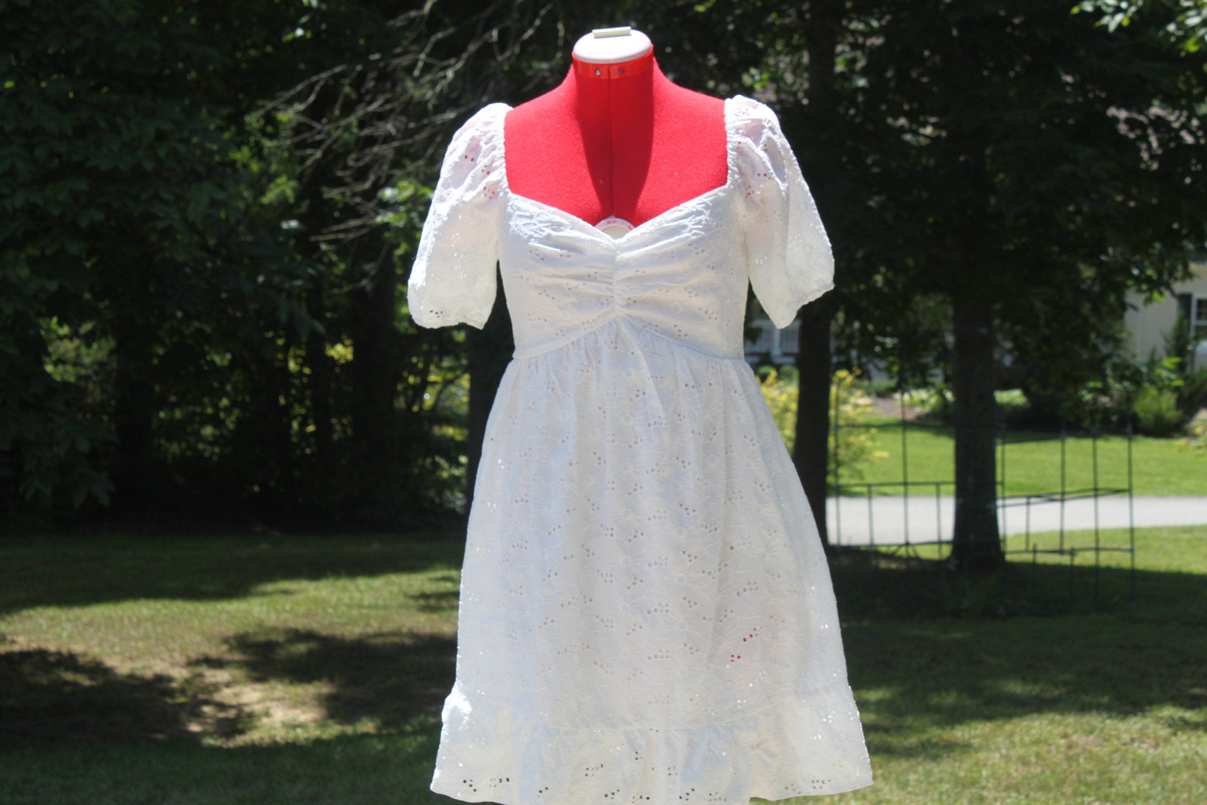 JT25 White lace dress