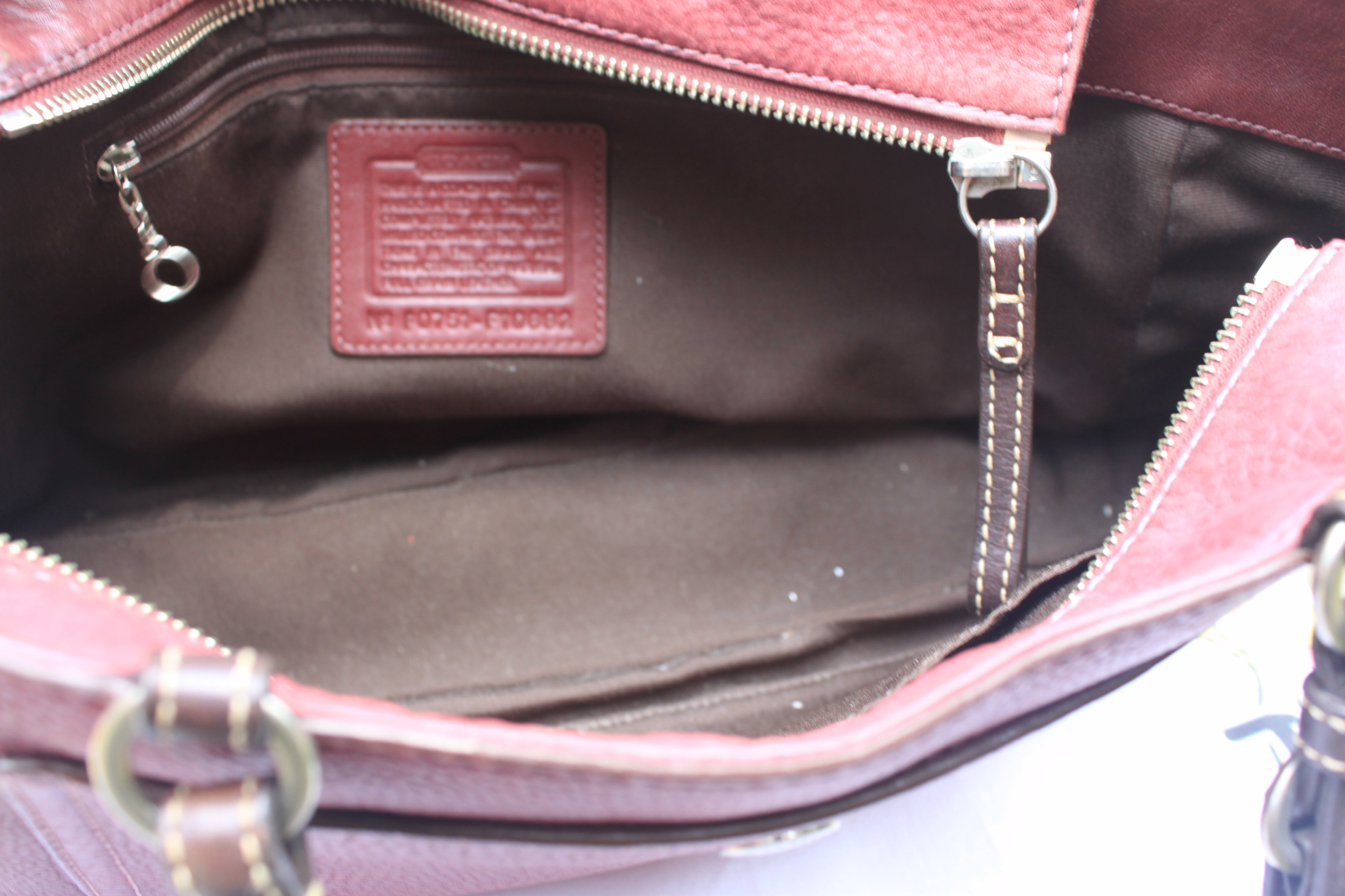 B05 2007 Coach Burgundy Bag