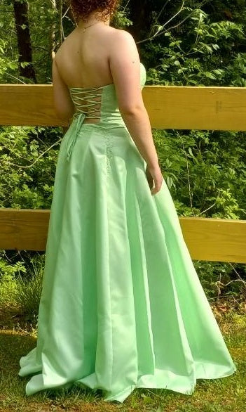 58 Strapless Green Flowy Dress