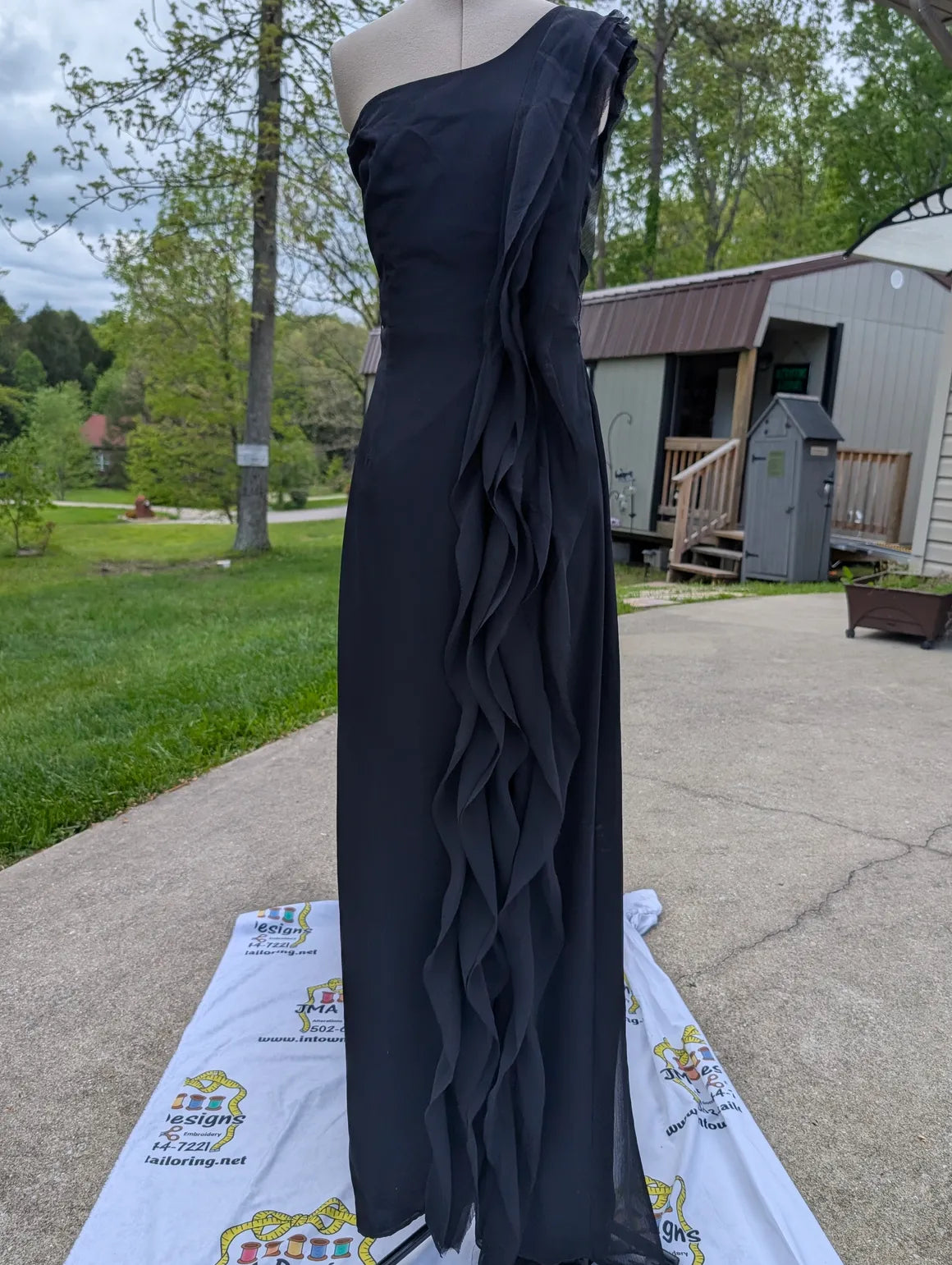 02 Vera Wang Long One Shoulder Ruffles