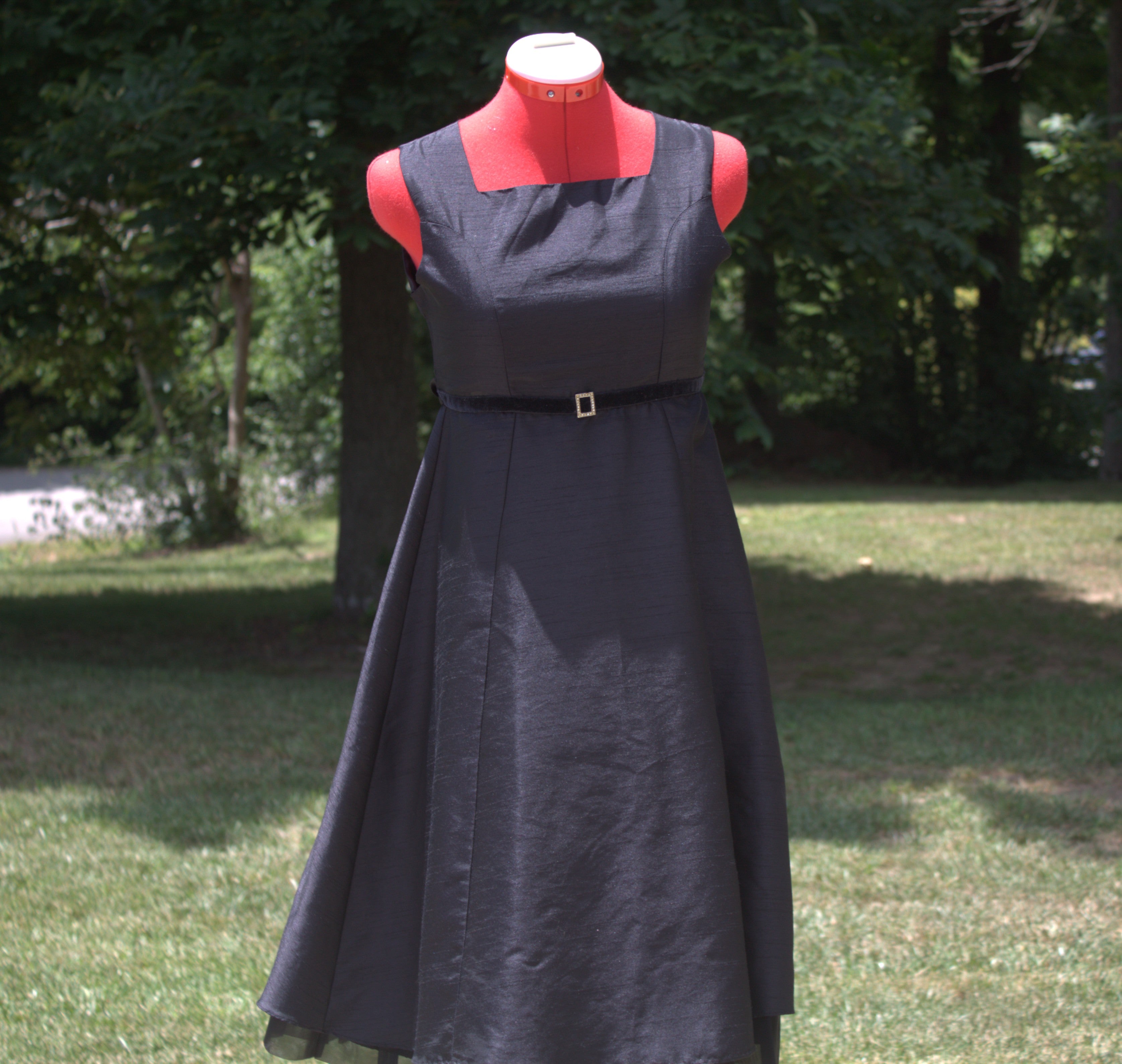 105 Sleek Vintage Black Belted Dress