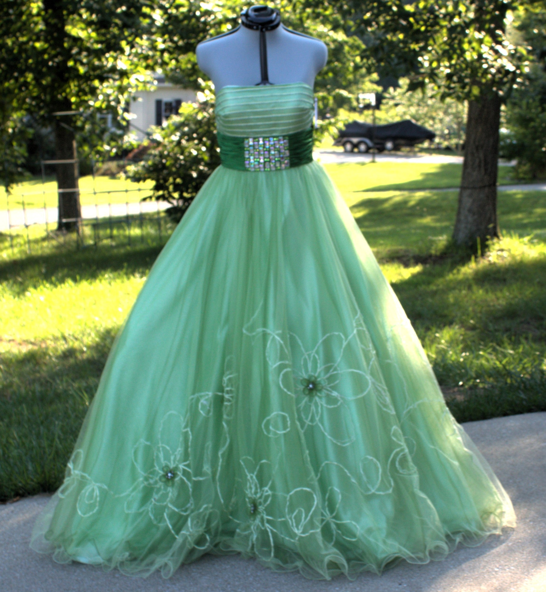 59 Green gown with belt