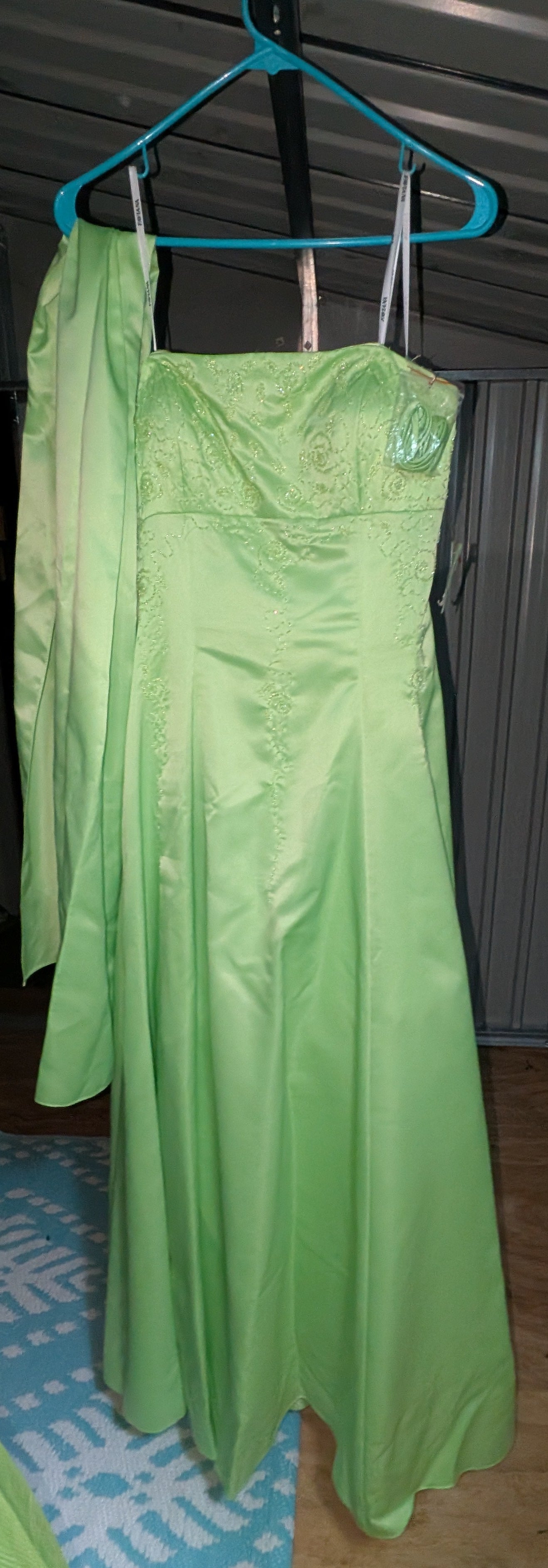 58 Strapless Green Flowy Dress