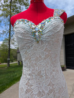 04 White Lace with Gemstones on Bodice